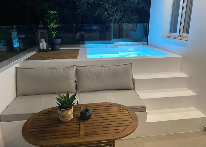 Vakantiehuis Theros Luxury *