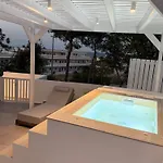 Theros Luxury Casa vacanze *