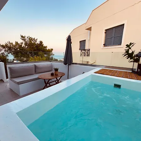Theros Luxury Holiday home *