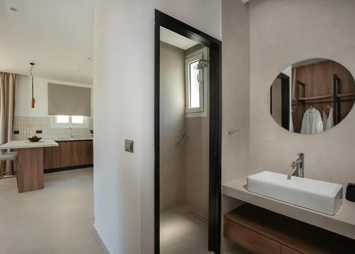 Theros Luxury Αρχάγγελος