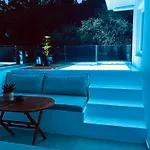 Theros Luxury Feriehus *